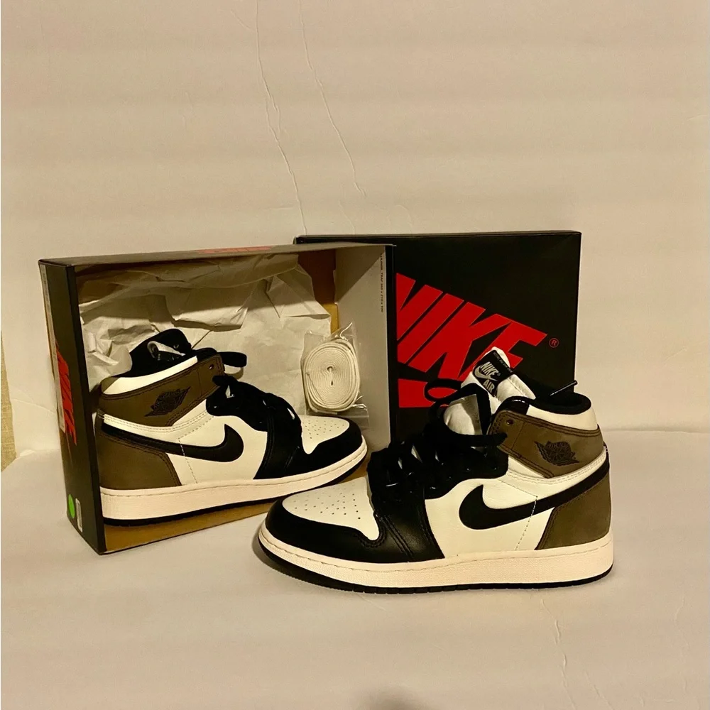 AIR JORDAN 1 Retro High‎ Dark Mocha